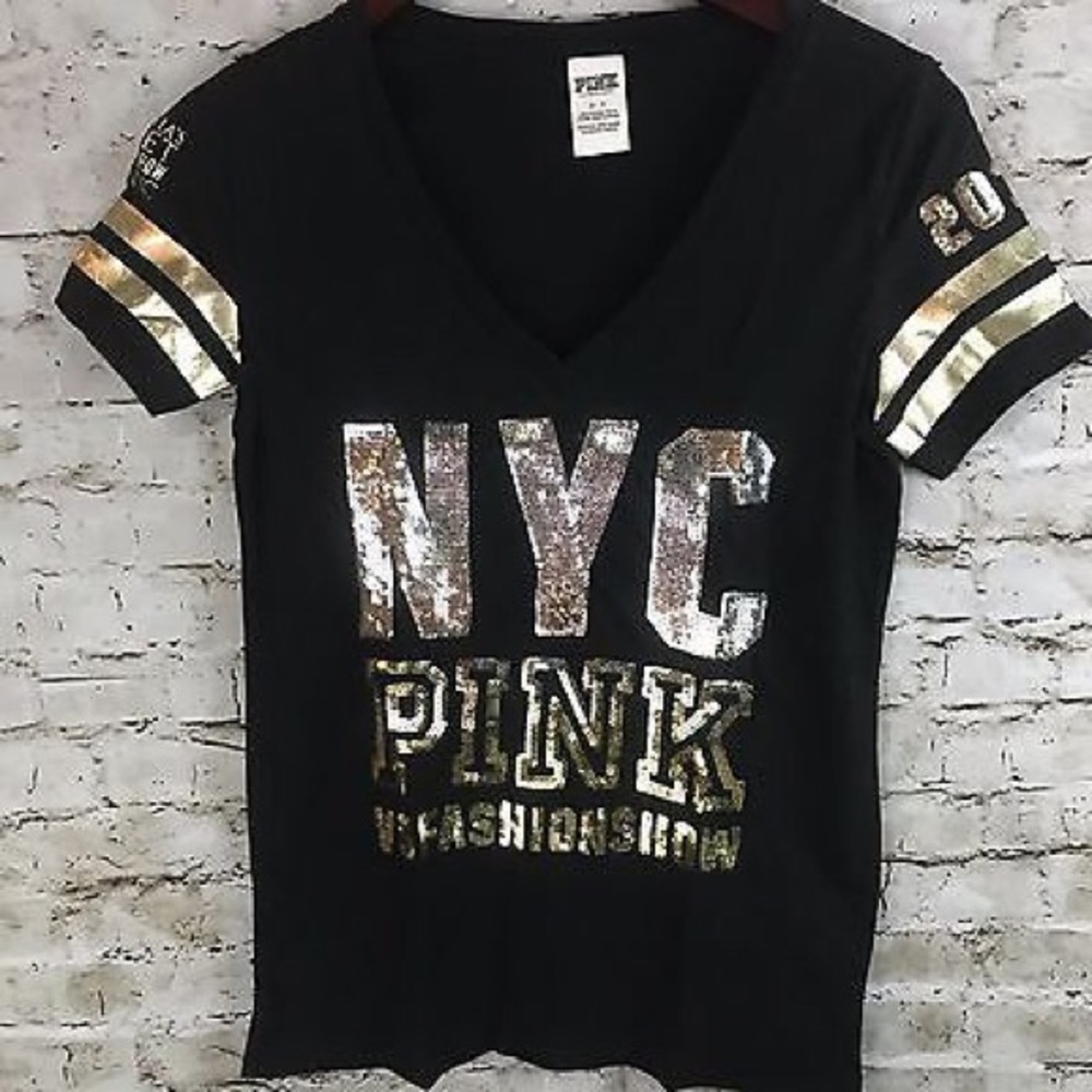 RARE— VICTORIA SECRET FASHION SHOW 2015 t-shirt